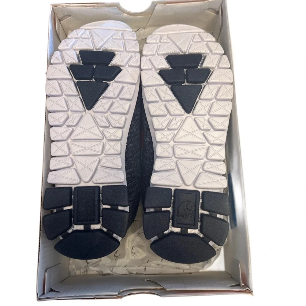 DEER STAGS Boys Sz 1.5 Haskell Jr Memory Foam Knitted Sneakers